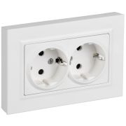BRITE Розетка 2-местная с заземлением с защитными шторками плоская 16А в сборе РСшПл12-3-БрАБ арктический белый IEK